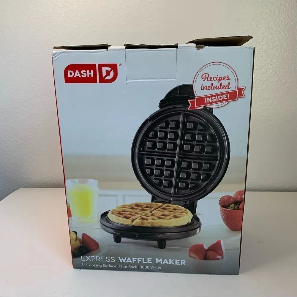 Dash Black 8 in‎ Waffle Maker NIB